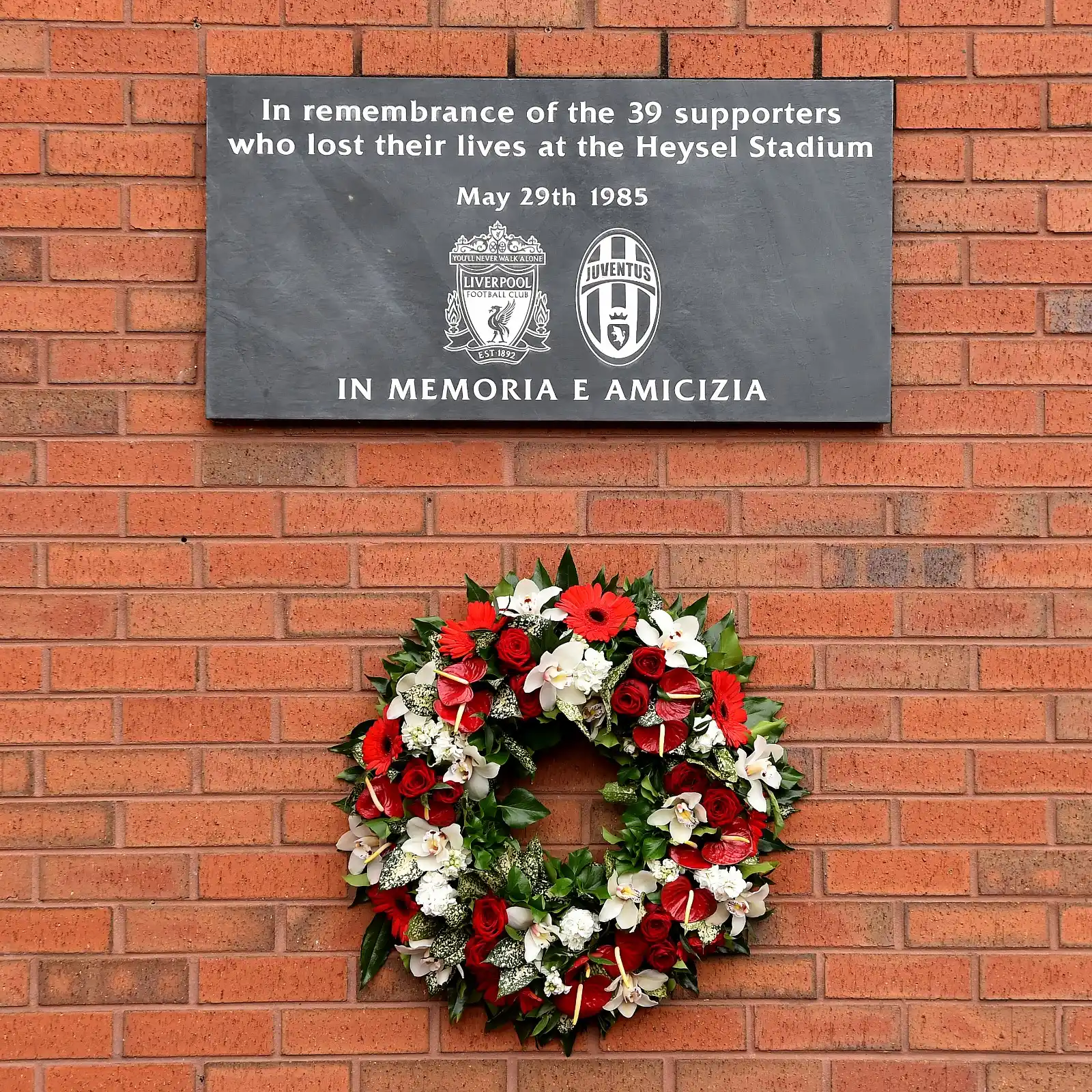 Image from  Liverpool FC Español: El Liverpool FC recuerda a los 39 aficionados que perdieron la vida en...