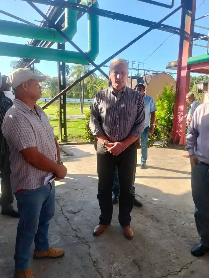 Image from AZCUBA: Grupo Azucarero: 💢En el día de ayer, visita del Presidente de la República de Cuba Mig...