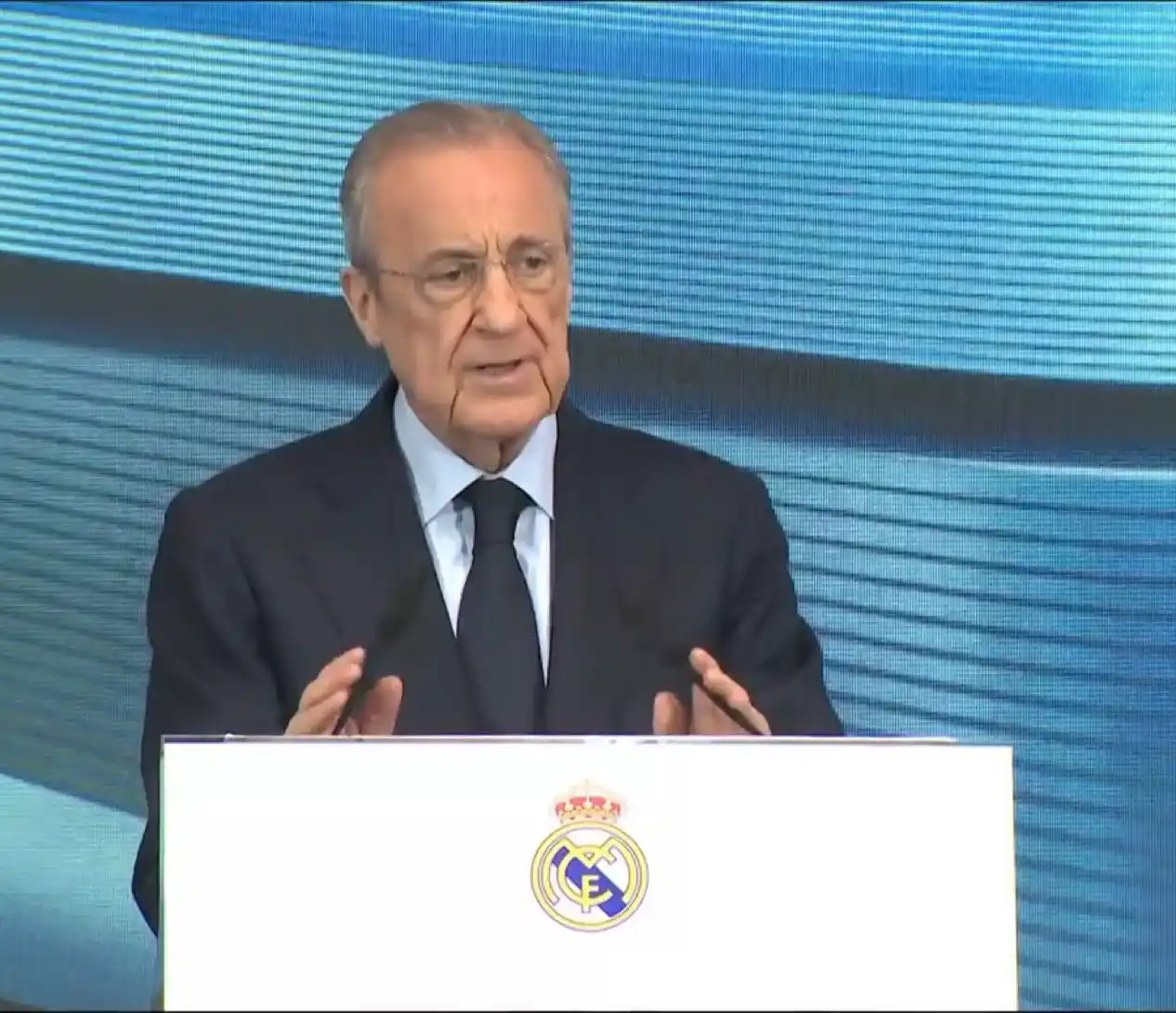 Image from REAL MADRID_cmc 🇨🇩: 🗣️Florentino Pérez : "Cher Dean, bienvenue chez vous, bienvenue au Re...
