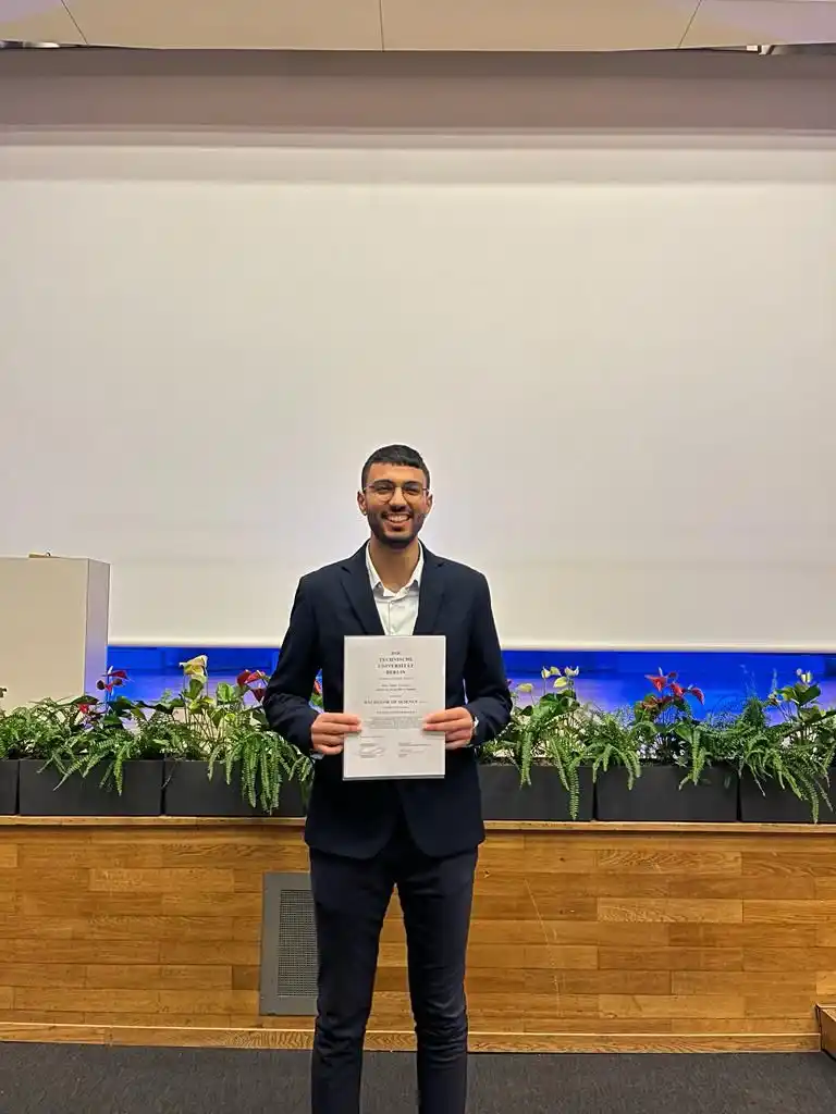 Image from كل العرب Kul alarab: مهدي عمار عواودة من كفر كنا يقدّم أبحاثه في مؤتمرات دولية مرموقة اخت...