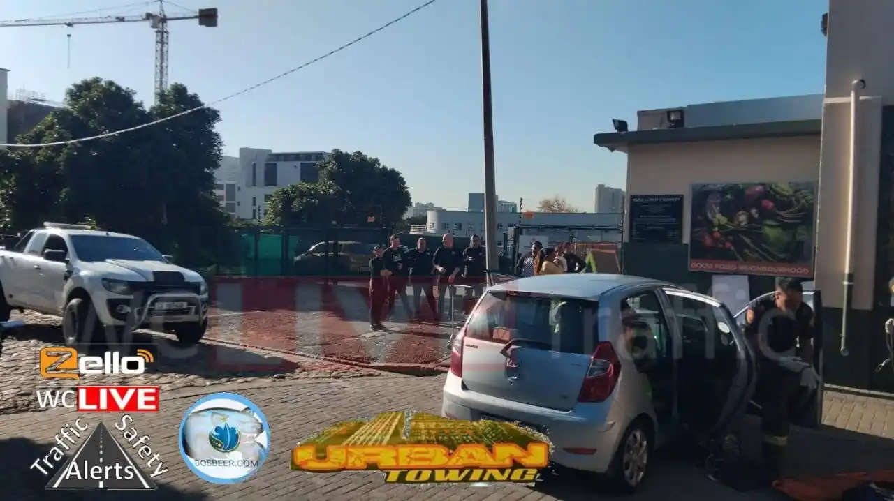Image from WCLive Traffic & Safety Alerts: MVA (15:19) Roeland Str Landmark Foodlovers CBD Towing On Scene Se...