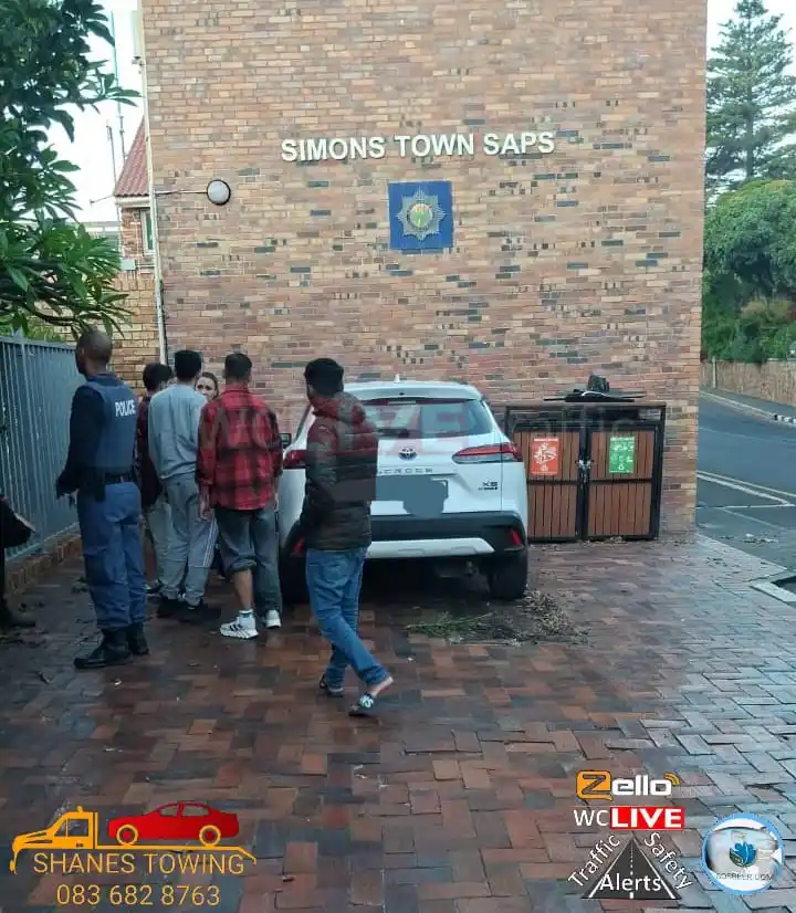 Image from WCLive Traffic & Safety Alerts: MVA Main Rd Landmark Police Station Simon's Town...