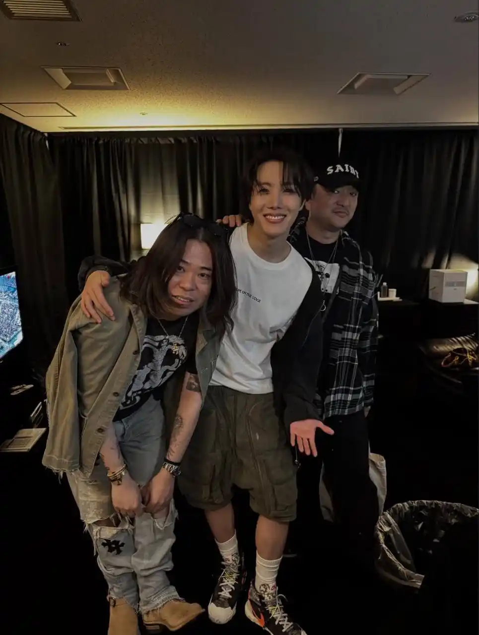 Image from ๐ โ๐๐:๐๐ ๐๐๐ซ๐จ ๐จ"๐๐ฅ๐จ๐๐คโท โญโฌ๐๐๐ฐ๐ฌโ๐: Yuta Hosokawa , designer e fundadora da marca japonesa READYMADE, comp...