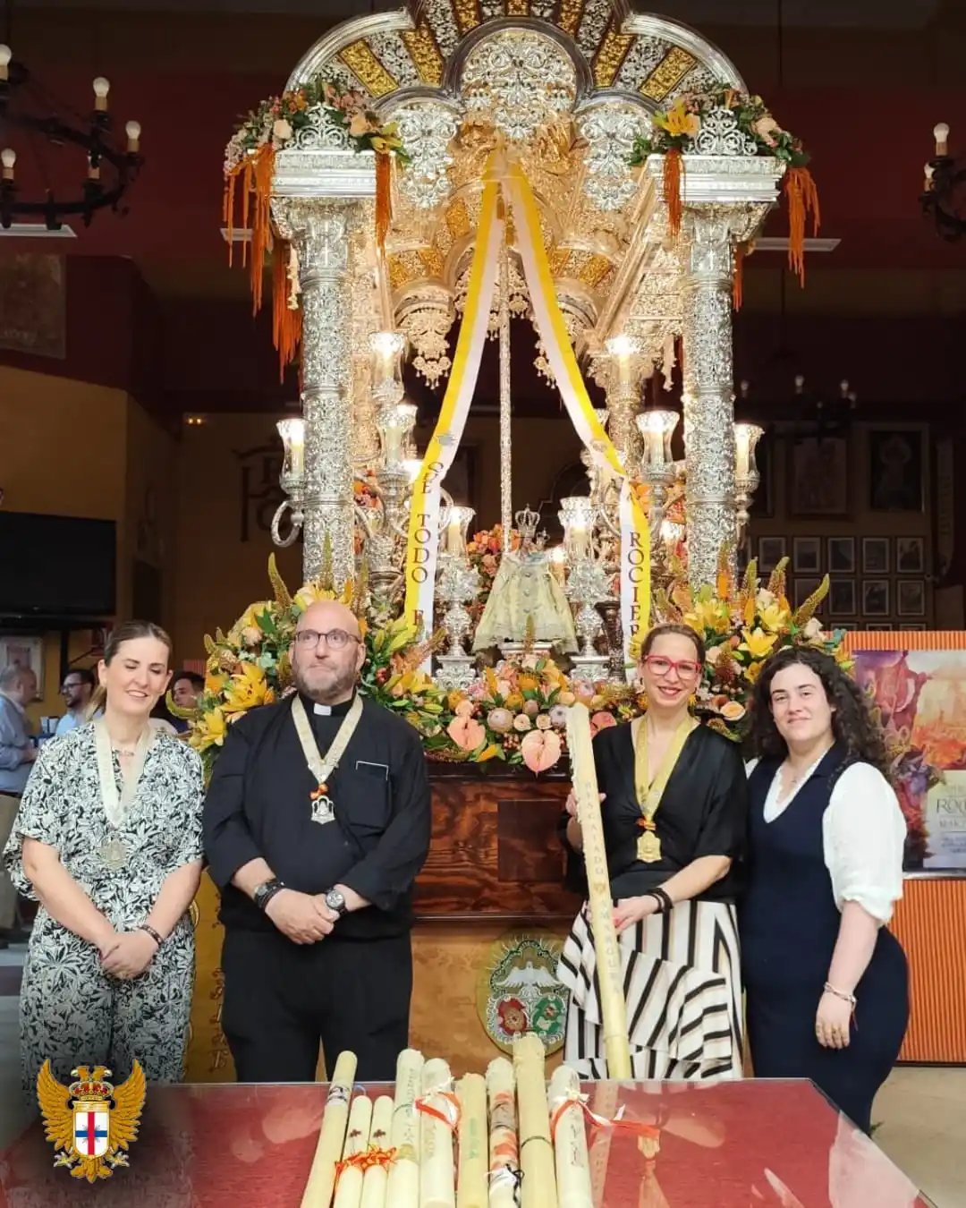 Image from Hermandad del Rescatado: ACTUALIDAD | Entrega de cirios a la Hermandad del Rocío de Córdoba En...