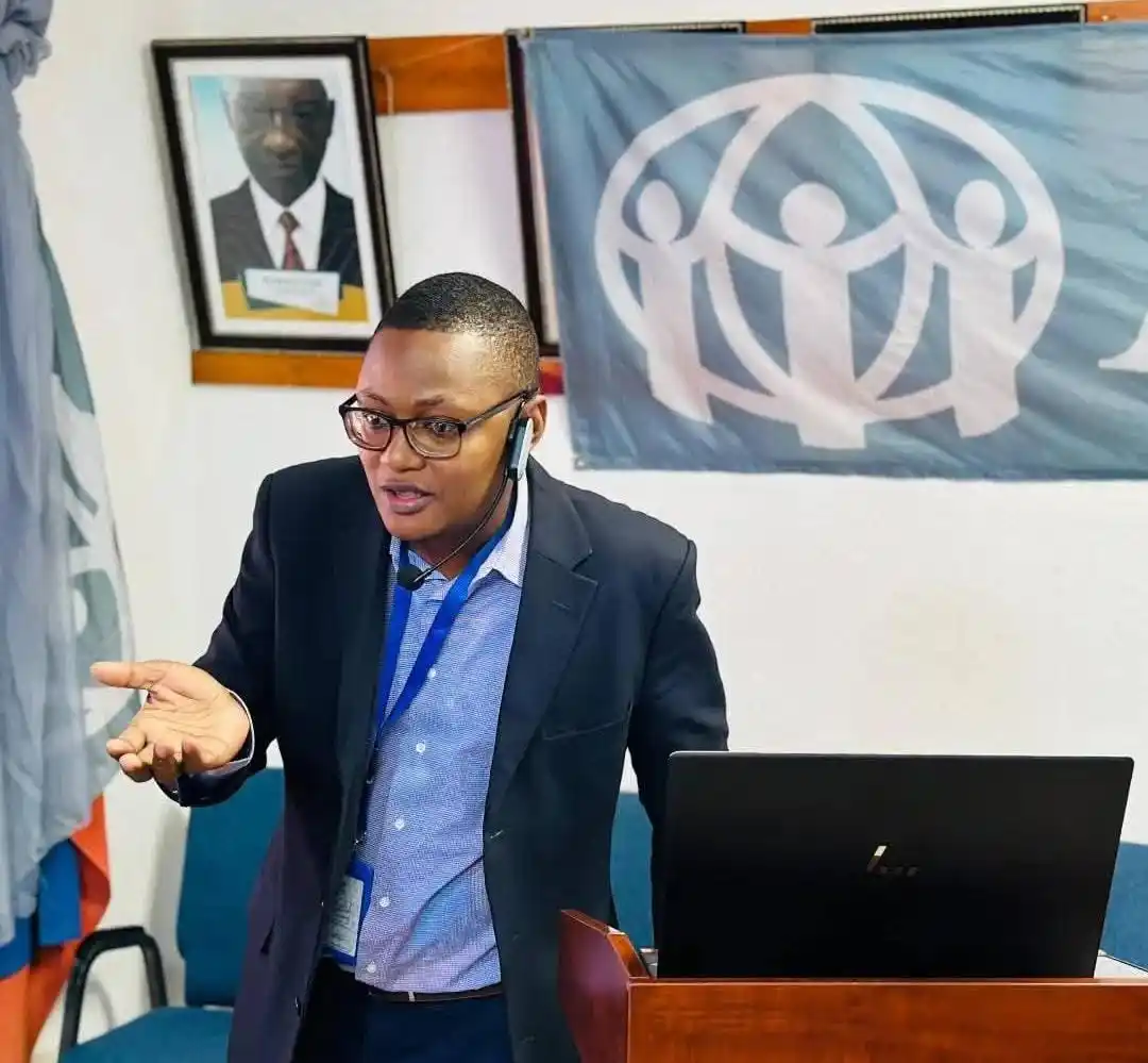 Image from Presse Écrite & Publications (PEP) CMAH: *ADRA-Haïti : Un nouveau directeur élu* *L'Agence de Développement et...