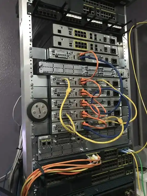 Image from Information Technology: اللى بيذاكر شهادة CCNA 200-301 تابع المحاضرة دي هنشرح فيها Router Bas...