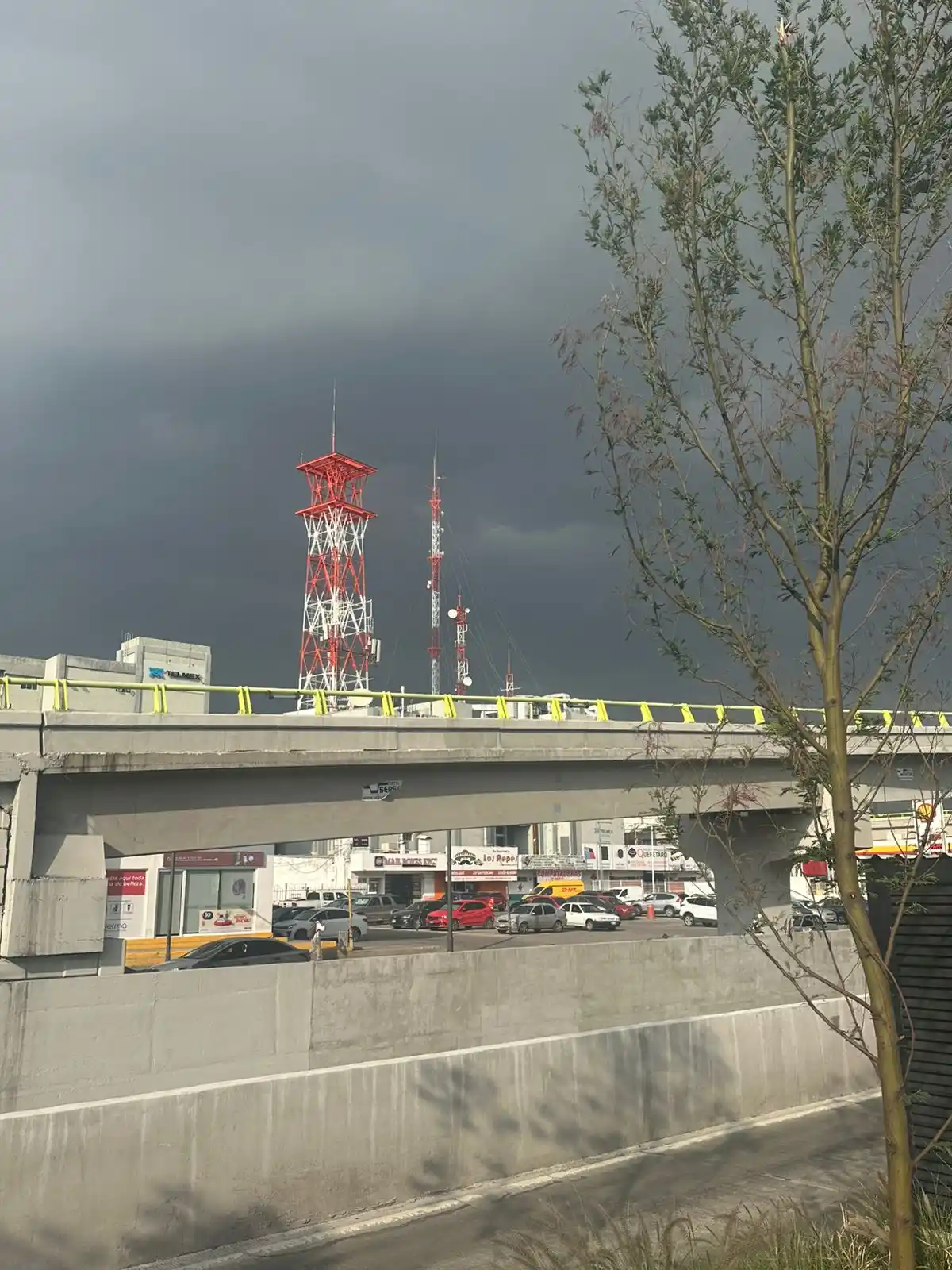 Image from AlertaQro Noticias Querétaro: 🌫️ Así se ve el cielo la tarde este miércoles en <a class="text-blue-...