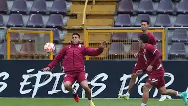 Image from La Nación Saprissa: 💜🤍 *David Guzmán* no se guarda nada tras año sin títulos en *Sapriss...