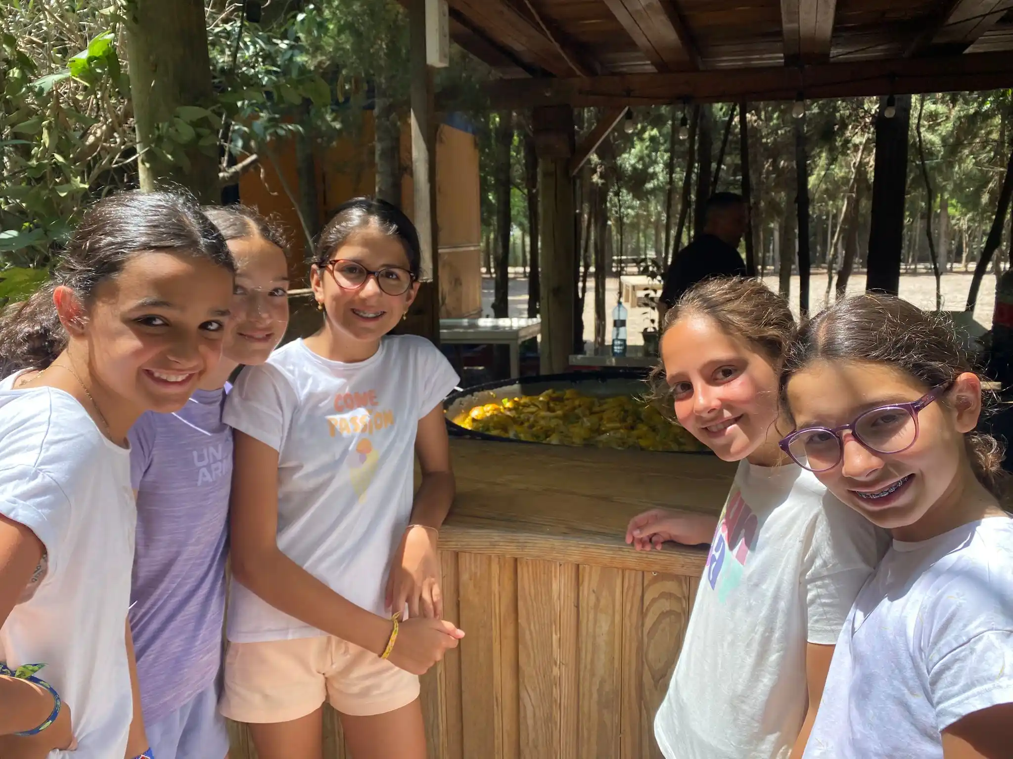 Image from Colegio Educare Valdefuentes: 🎯 Después de una buena dosis de adrenalina en el paintball… ¡toca rem...