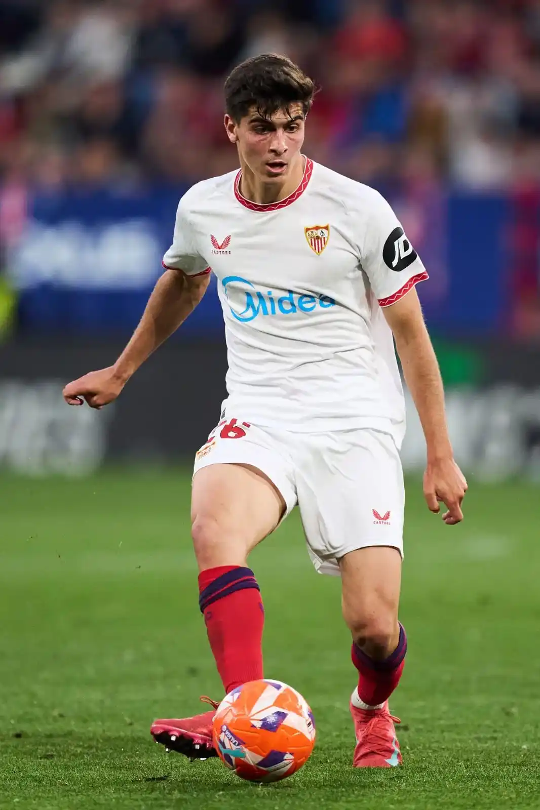 Image from solofichajes123: El futbolista del Sevilla FC Juanlu Sánchez acuerda un contrato de 5 t...