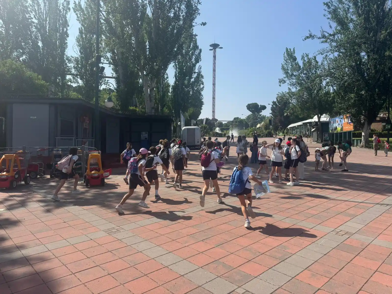 Image from Colegio Educare Valdefuentes: 🎢🎉 Emoción al máximo! Los alumnos de 5º de Primaria ya han llegado a...