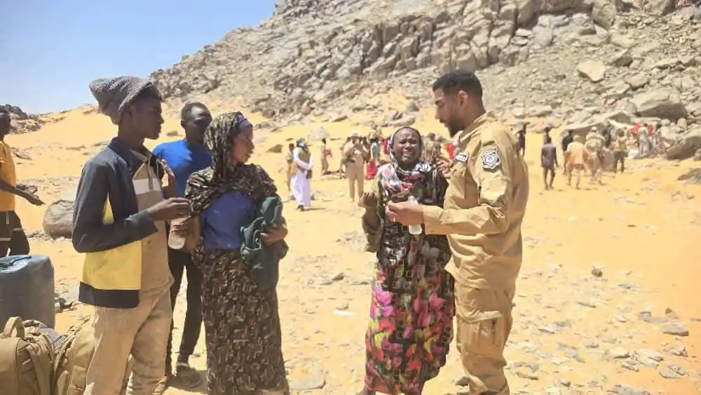 Image from الٳعلام الحربي ــ Military Media: قوات سبل السلام الليبية وجهاز مكافحة الهجرة الغير الشرعية انقذت اسرة ع...