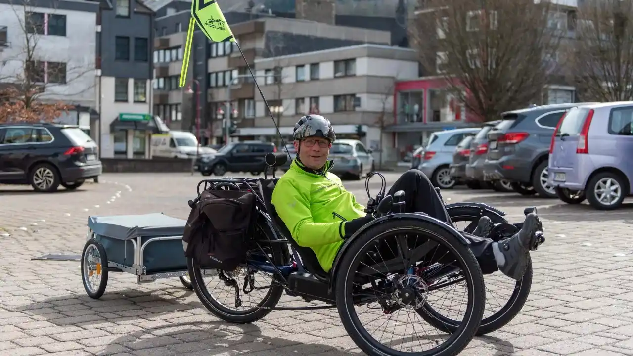 Image from LokalPlus: Mario Löcker radelt wieder für den guten Zweck Tagesfahrt für Jederman...