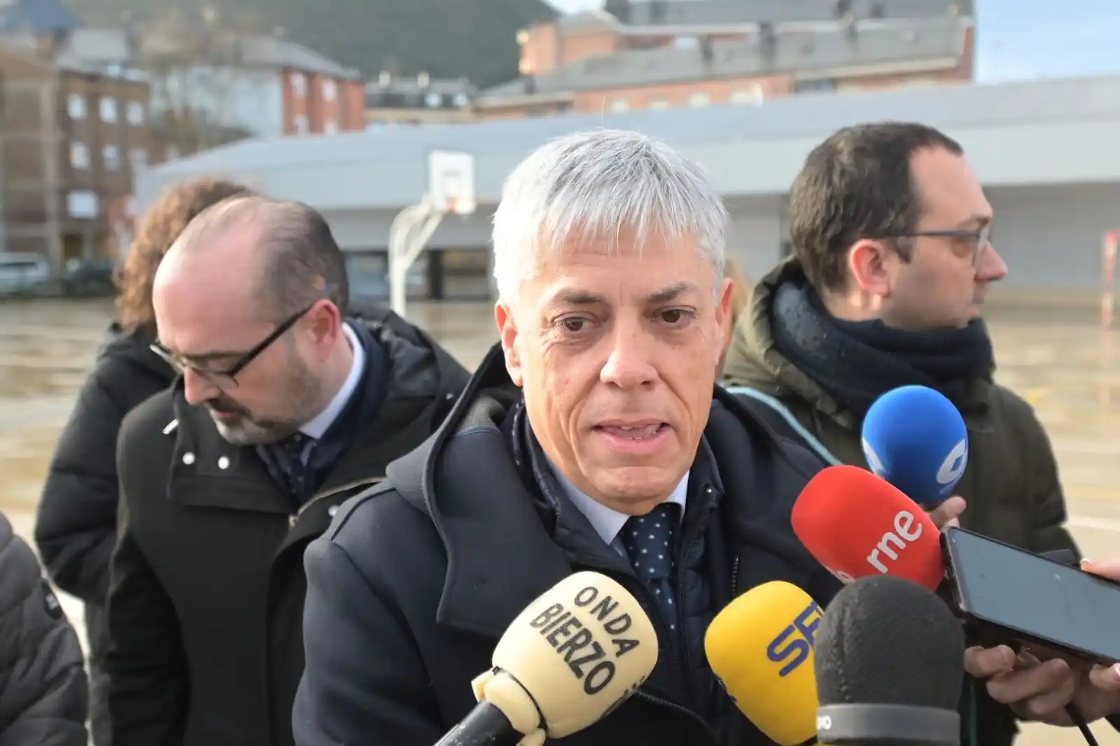 Image from El Bierzo Digital: ▶️Sanidad convoca a OncoBierzo y niega desatención a sus demandas http...