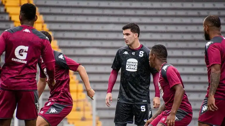 Image from La Nación Saprissa: 💜🤍 *Saprissa anuncia la llegada de un histórico a la institución* 💜...