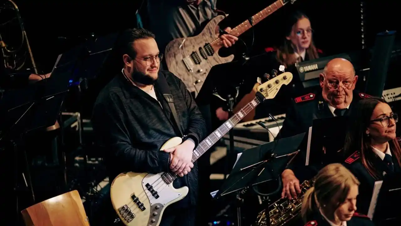 Image from LokalPlus: 🎶Tagsüber Erzieher, abends Komponist: Lukas Steinbergs Musik begeiste...