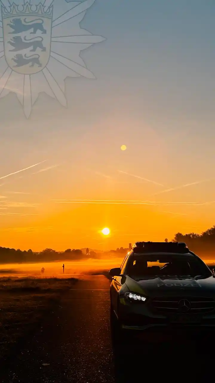 Image from Polizei BW Pforzheim: 🧱📱 Wallpaper-Wednesday – Jetzt wird’s schön 📱🧱 Immer wieder errei...