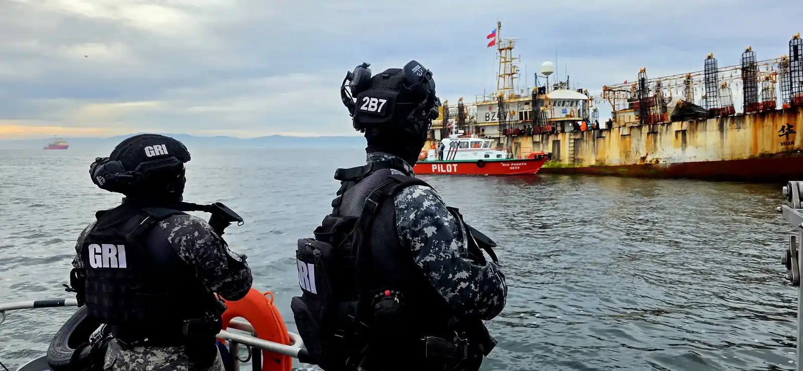 Image from Armada de Chile: *Autoridad Marítima fiscalizó flota pesquera extranjera fondeada en Ta...