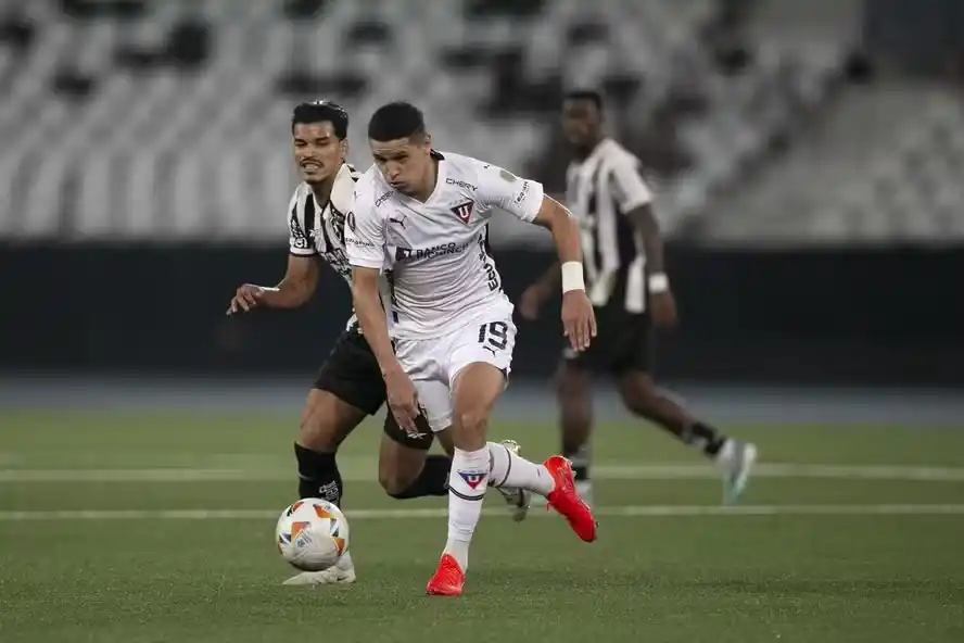 Image from Extra - Futebol carioca: 🏆 *Chaveamento Libertadores* Imprensa equatoriana repercute confront...