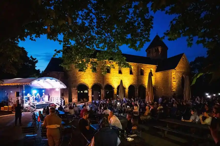 Image from Universitätsstadt Gießen : Gude Gießen! 👋 🎵 Der Musikalische Sommer auf dem Schiffenberg ist...