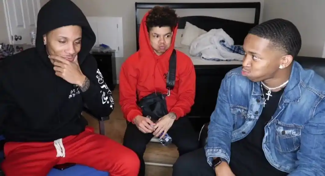 Image from Takafest Official (Anime 9ja/ Nigerian gamers): They gave this garbage 2 more seasons...