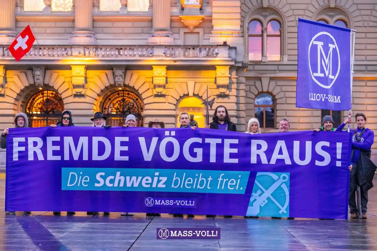 Image from RIMOLDI 🇨🇭: Wie kann jemand ernsthaft glauben, die Schweiz sei ein unabhängiger, f...