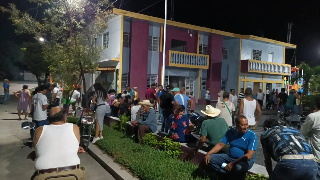 Image from Yo Acuso: El OPLE Veracruz se va a llenar con gente de Tuxtilla, inconformes por...