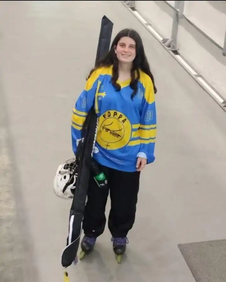 Image from Ayuntamiento de Castrillón: 🏒🏒🏒 La castrillonense Aroa García, de 14 años e integrante del Knig...