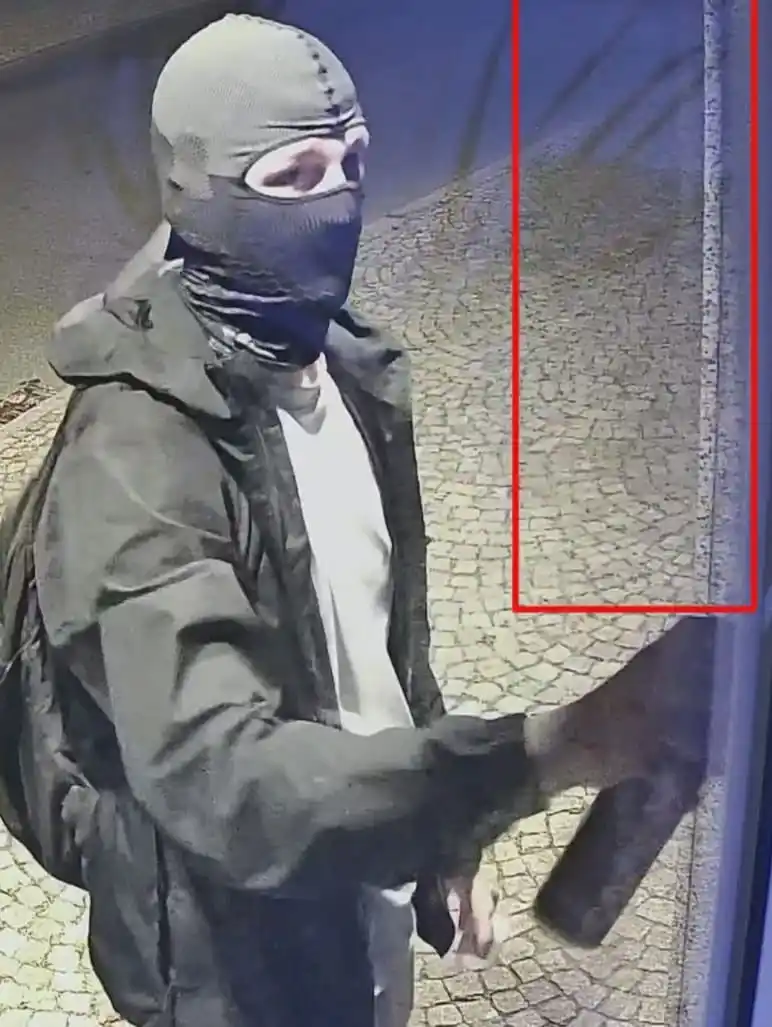 Image from AfD Kreisverband Westthüringen: +++++++Farb-Anschläge in Bad Salzungen++++++ Erneut wurde unser AfD-W...