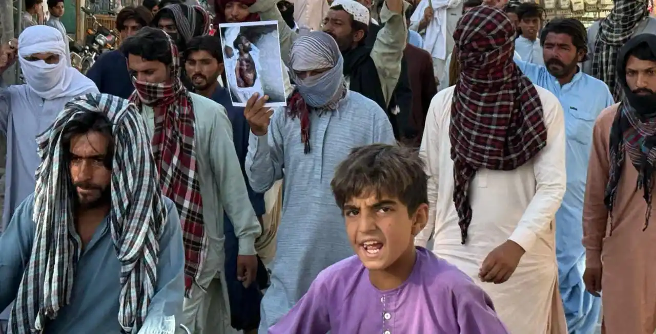 Image from SACH QUETTA NEWS: *سوراب ، مستونگ اور نوشکی کے بعد چاغی میں بھی نقاب اور ماسک پہننے پر پ...