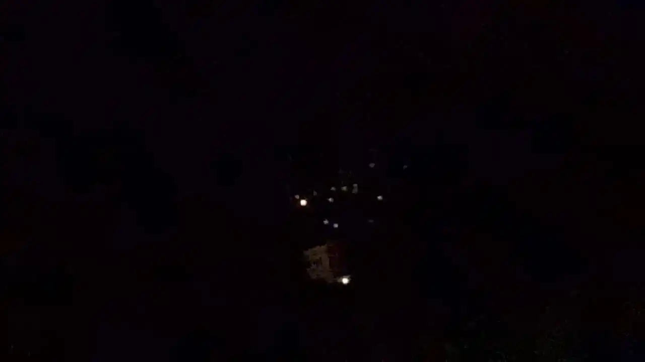 Image from AkhbarSmB Official: الع دو يطلق قنابل مضيئة فوق بلدة مركبا...
