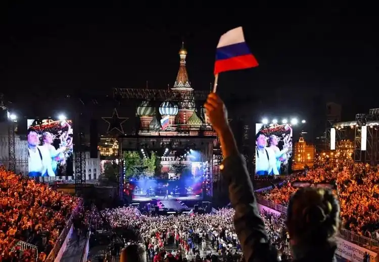 Image from Haqqin.az: *🎙 Азербайджан примет участие в российском аналоге «Евровидения» - «И...