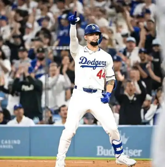Image from ⚽⚾ DEPORTES 🏀🏐: *🇨🇺 Pagés contribuyó anoche a la victoria de los Dodgers en San Dieg...