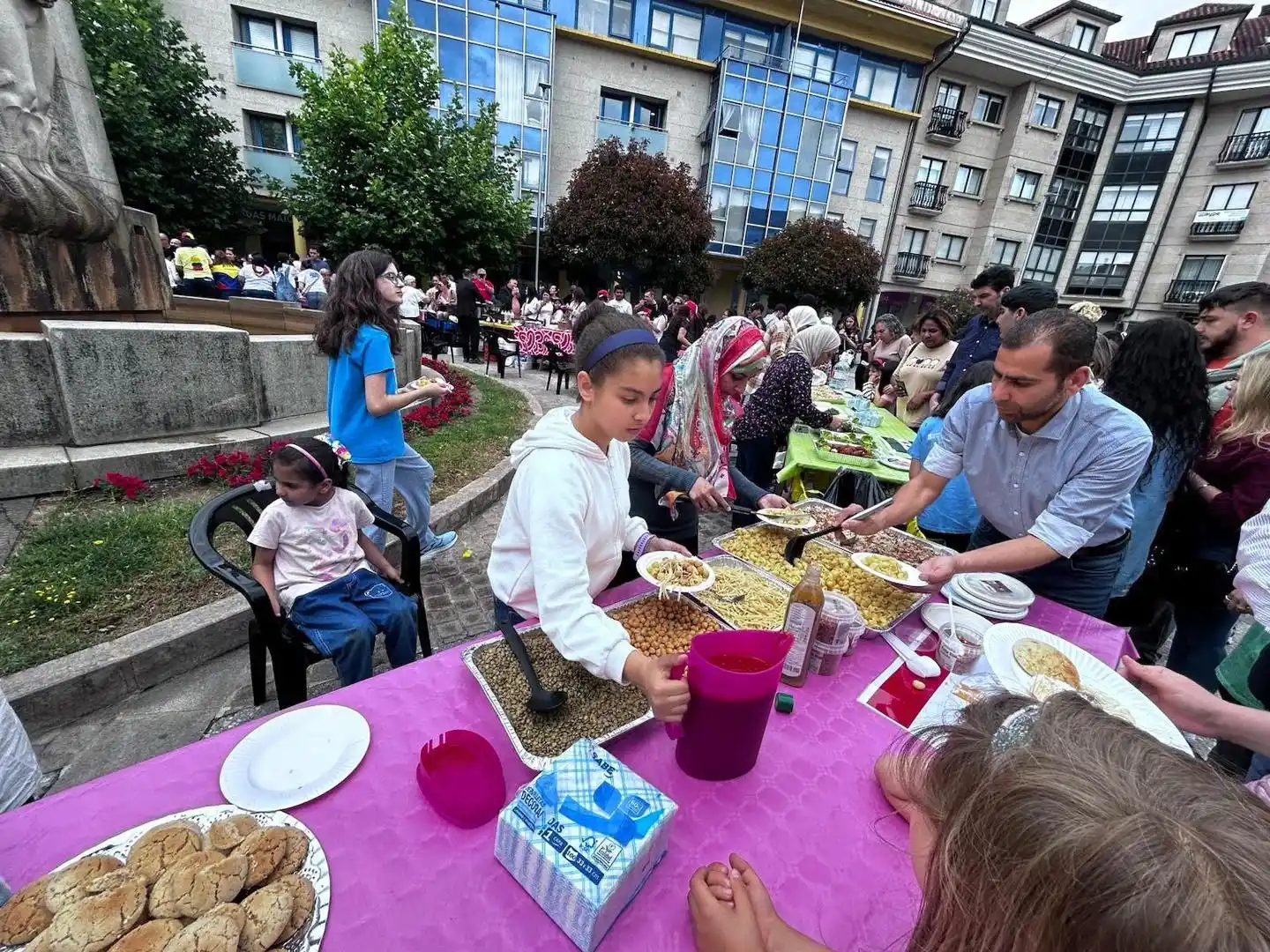 Image from Concello de Ames: *Éxito de participación no Encontro Intercultural coa degustación de p...