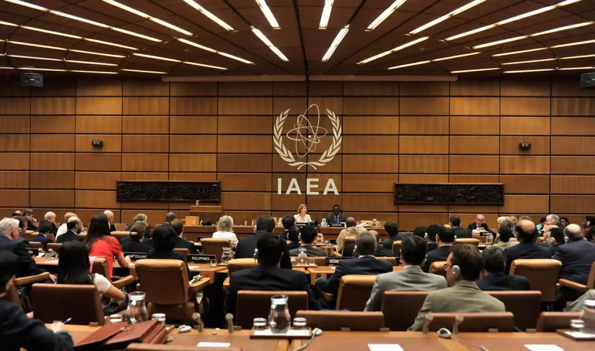 Image from Haqqin.az: *🇮🇷 МАГАТЭ принял резолюцию против Ирана* Совет управляющих МАГАТЭ ...