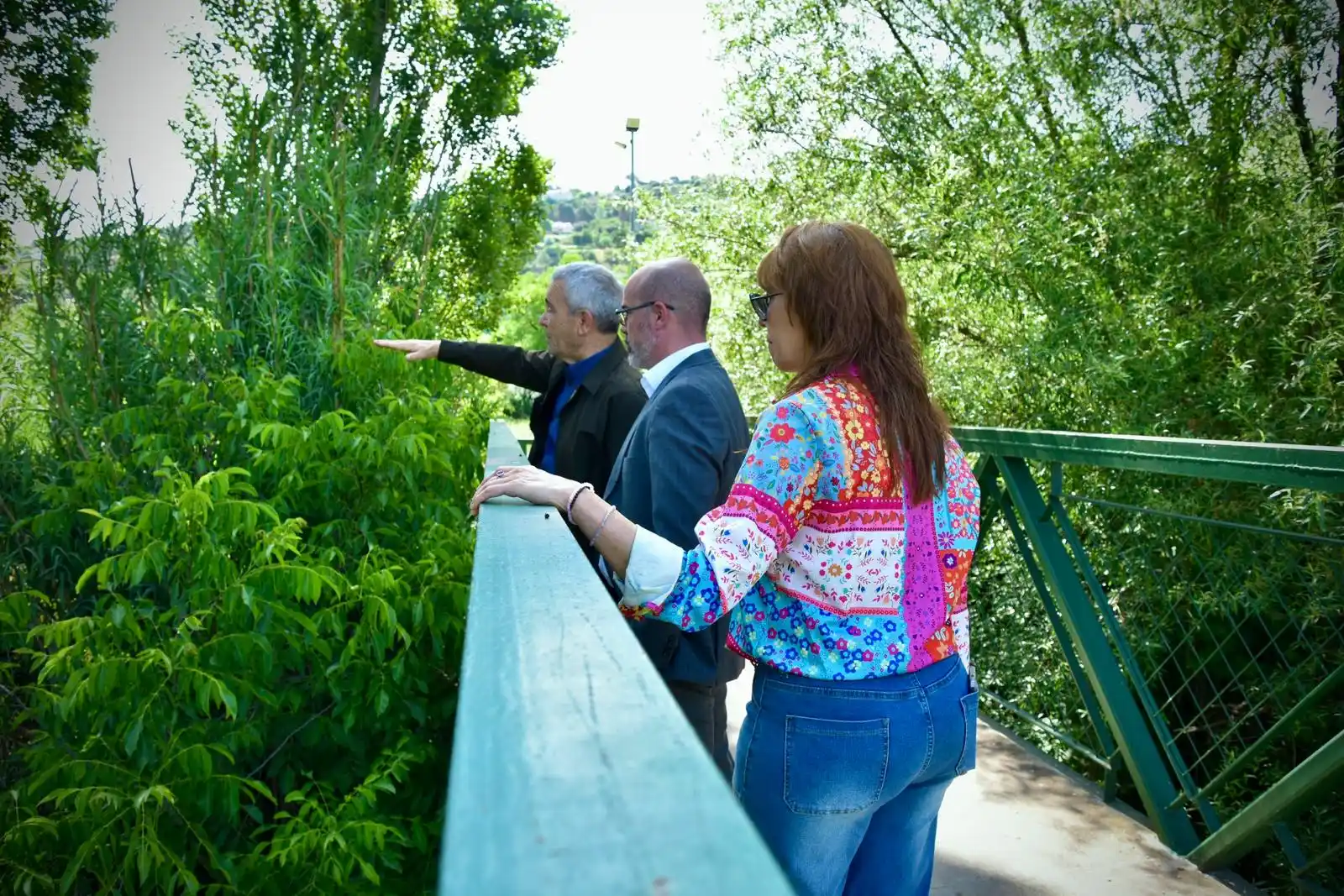 Image from Ayuntamiento de Ambite - Servicio de Información Vecinal.: 🌱🌍 Coincidiendo con el Día Mundial del Medio Ambiente, el delegado d...