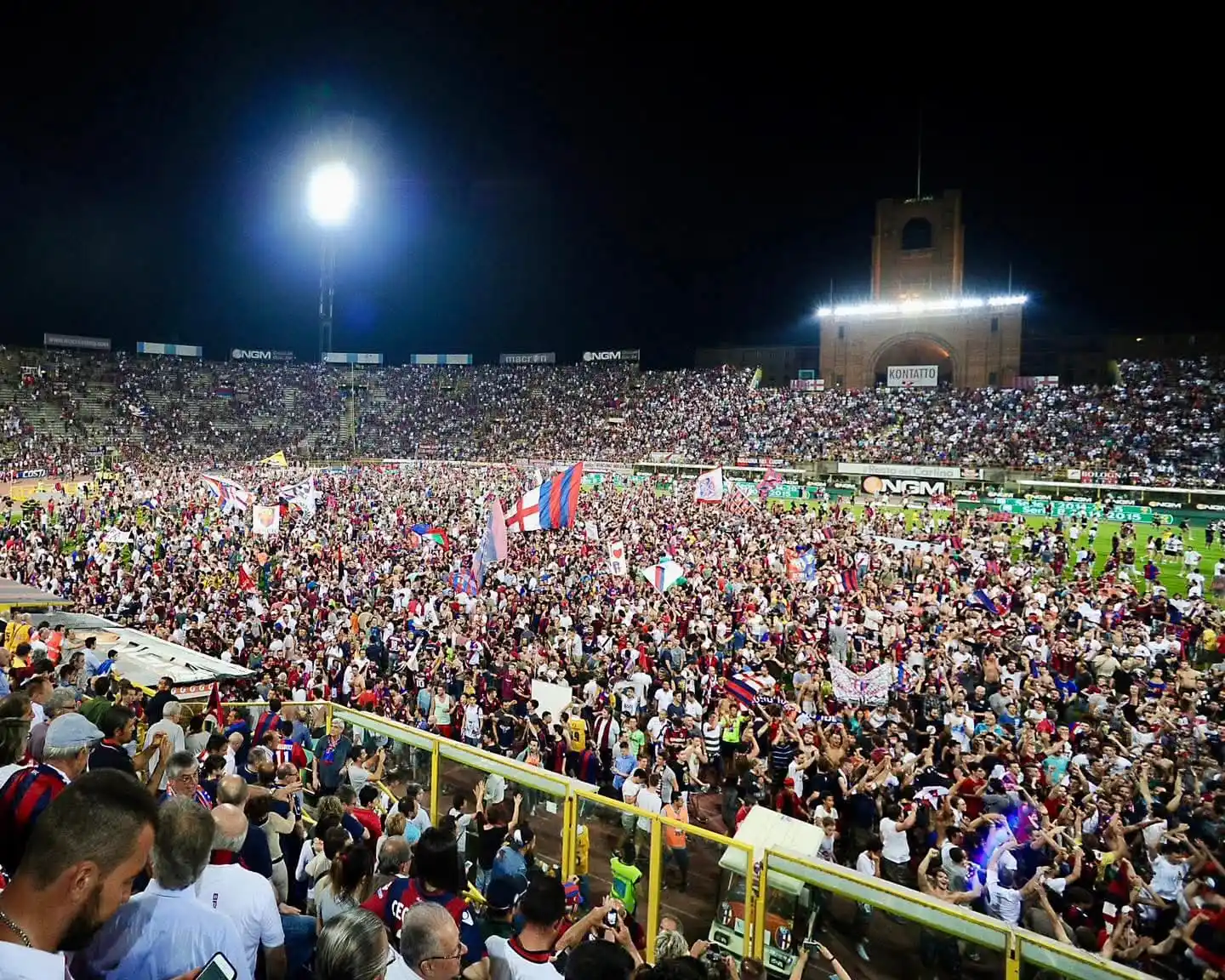 Image from Bologna Fc 1909: Dieci anni fa, il 9 giugno del 2015, tornavamo in Serie A ❤️💙 Chi c’...
