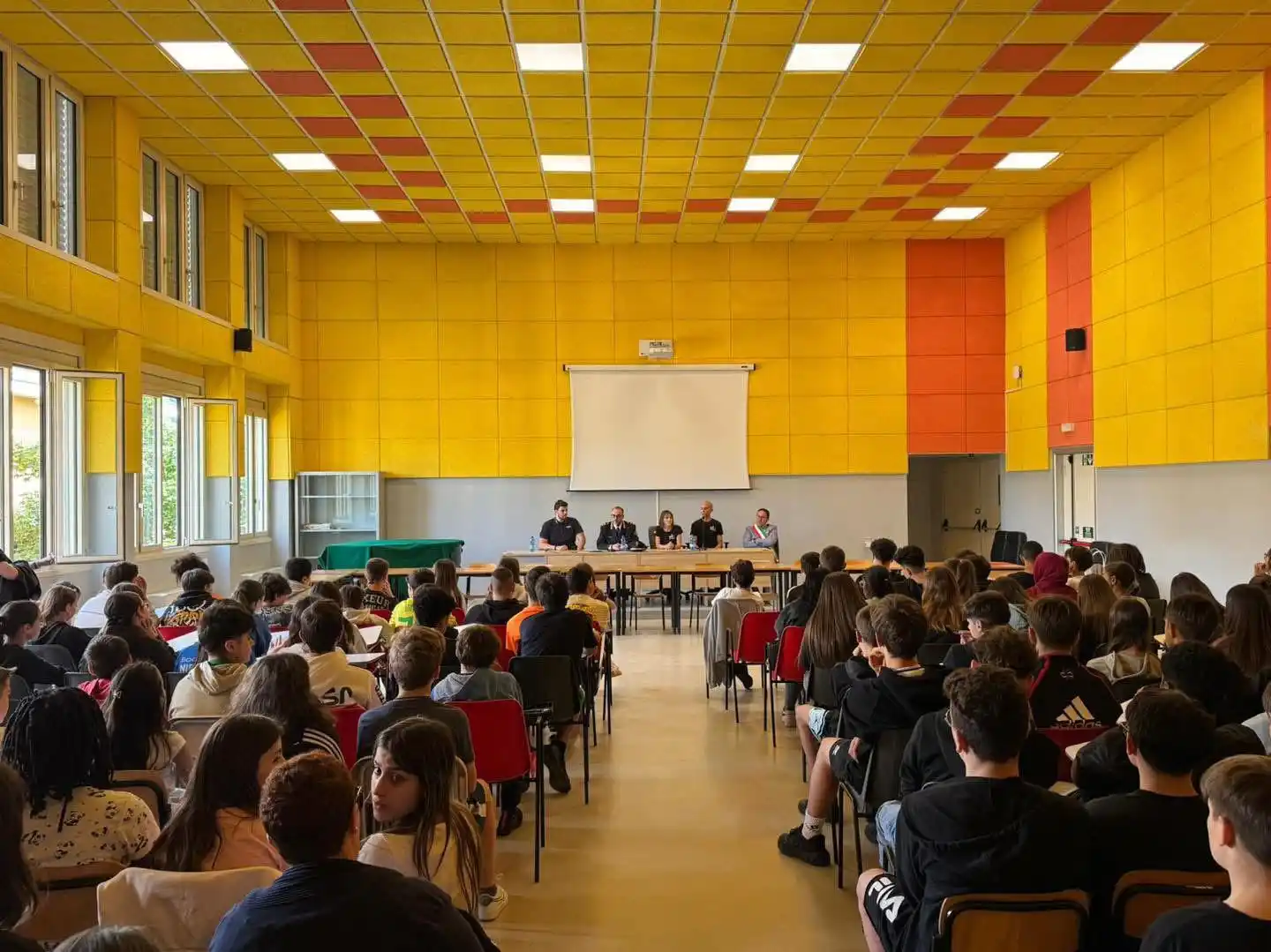 Image from Comune di La Valletta Brianza: EDUCAZIONE ALLA LEGALITÀ E PREVENZIONE🚓🐕 Nella giornata di oggi 28/...