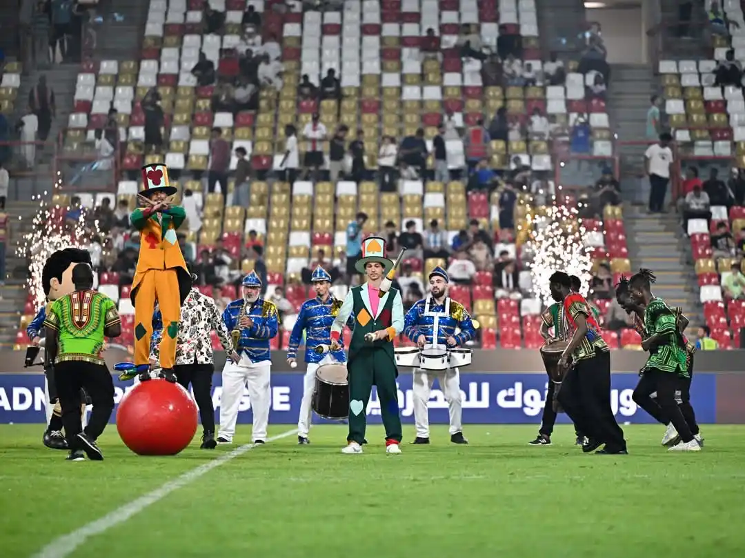 Image from UAE ProLeague: 📸| فعاليات مميزة🎉 تضفي البهجة على وجوه الجماهير 🗣️في ليلة المشهد ال...