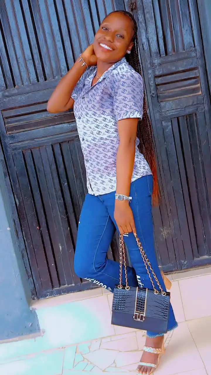Image from Campus Ofofo 🥵😂: Funmilayo 26year Serious Relationship elationship Ogun state...