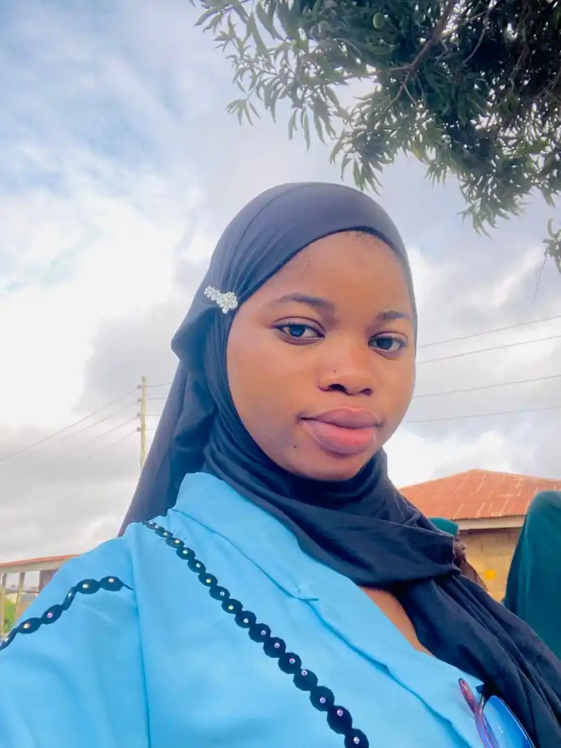 Image from Campus Ofofo 🥵😂: My name is Omobolanle I’m from Ibadan I’m 19yrs I need a girl bestie...