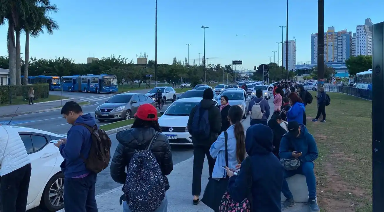 Image from g1 | santa catarina: 🚌🚫 Paralisação do transporte coletivo em Florianópolis: *confira as ...