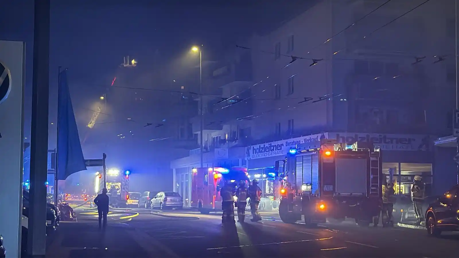 Image from Blaulicht-Solingen.de: +++ Update: Bestätigter Brand in einem Gebäude. Flammen schlugen zu Be...
