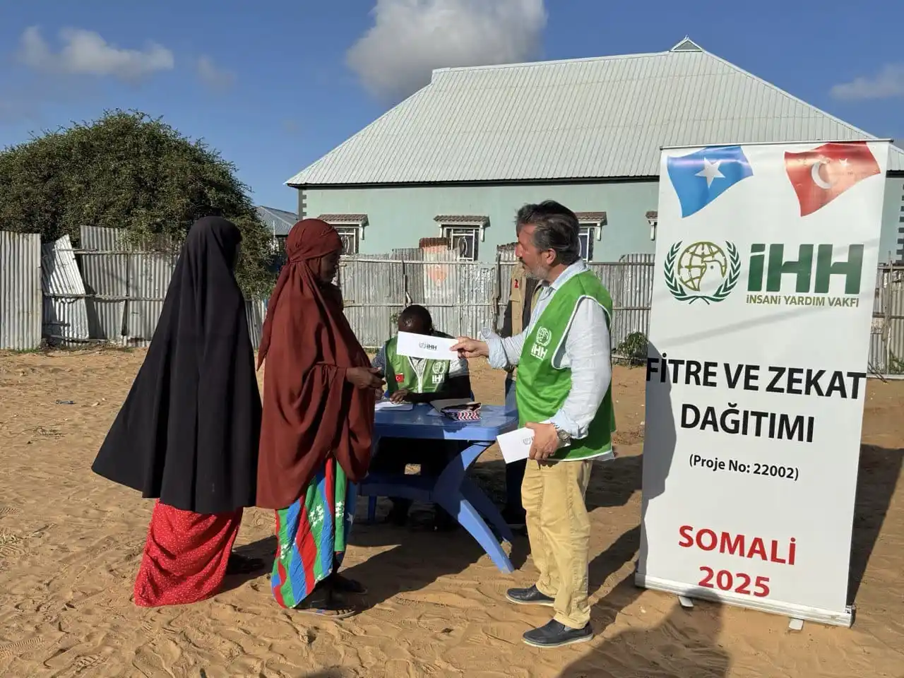 Image from İHH İnsani Yardım Vakfı Konya Şubesi: 🇸🇴 Somali'nin başkenti Mogadişu’da Garasbaaley ilçesinde ihtiyaç sah...