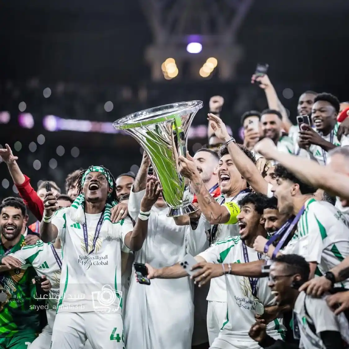Image from النادي الأهلي AFC|🟢: *🚨🚨 عاجل - الرياضية |* *• نادي كومو يعرض على الأهلي 2 مليون ريال م...