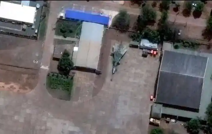 Image from AES 24 🇲🇱🇳🇪🇧🇫: Des images satellites françaises, capturées au-dessus de l’aéroport de...