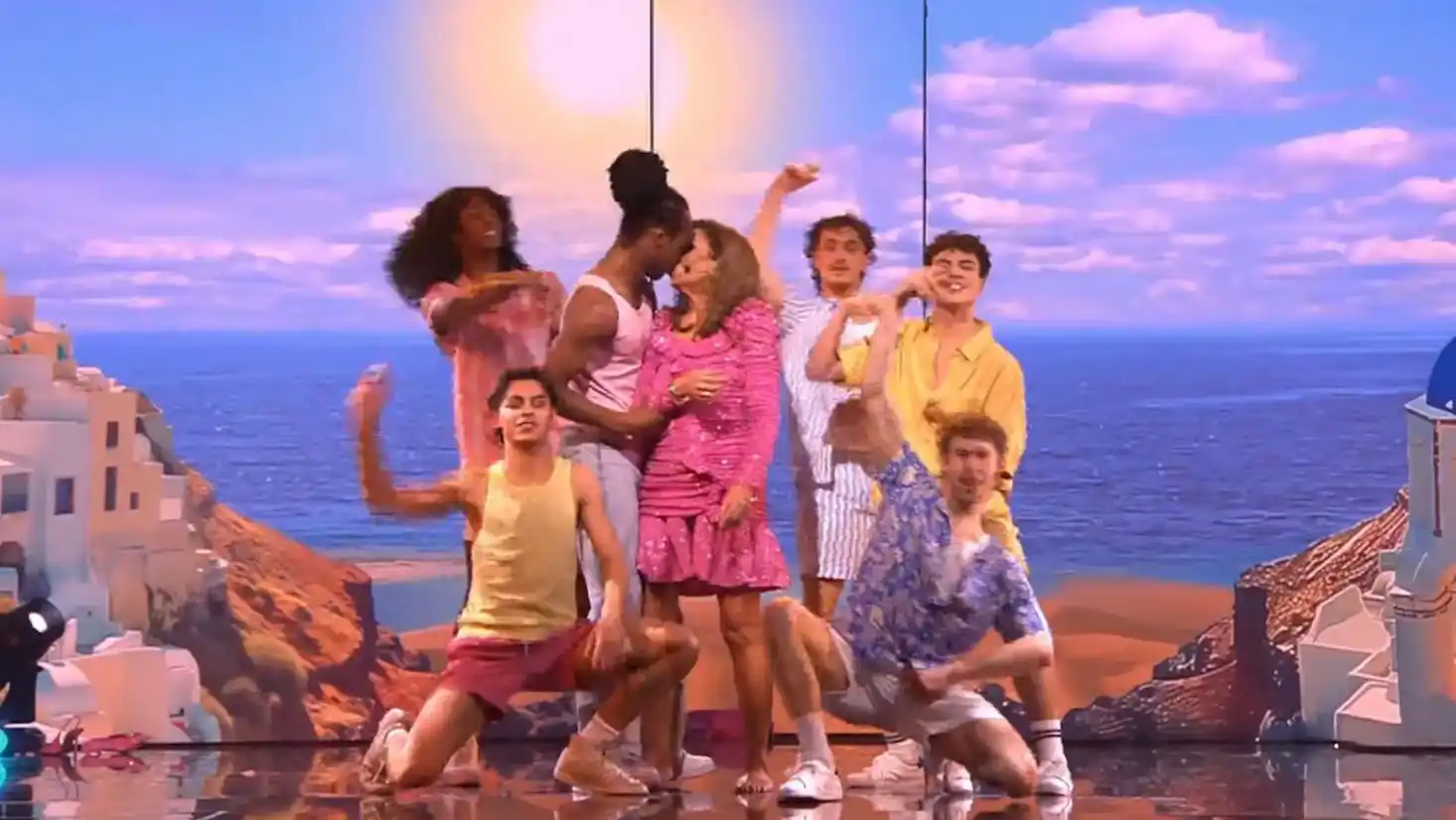 Image from RTL Boulevard: *Patty Brard haalt alles uit de kast en zoent 'per ongeluk' danser in ...