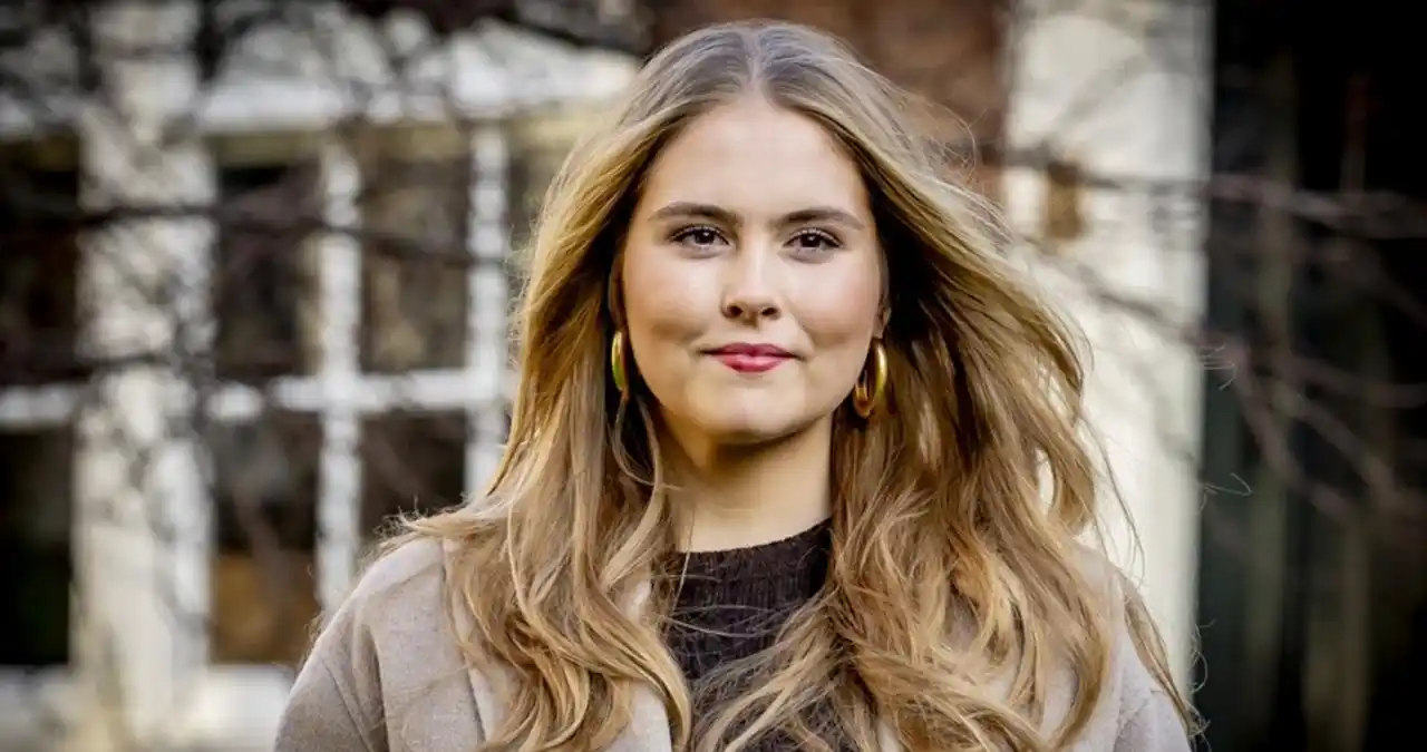 Image from RTL Boulevard: *Prinses Amalia ontslagen uit het ziekenhuis na val van paard* Prinses...