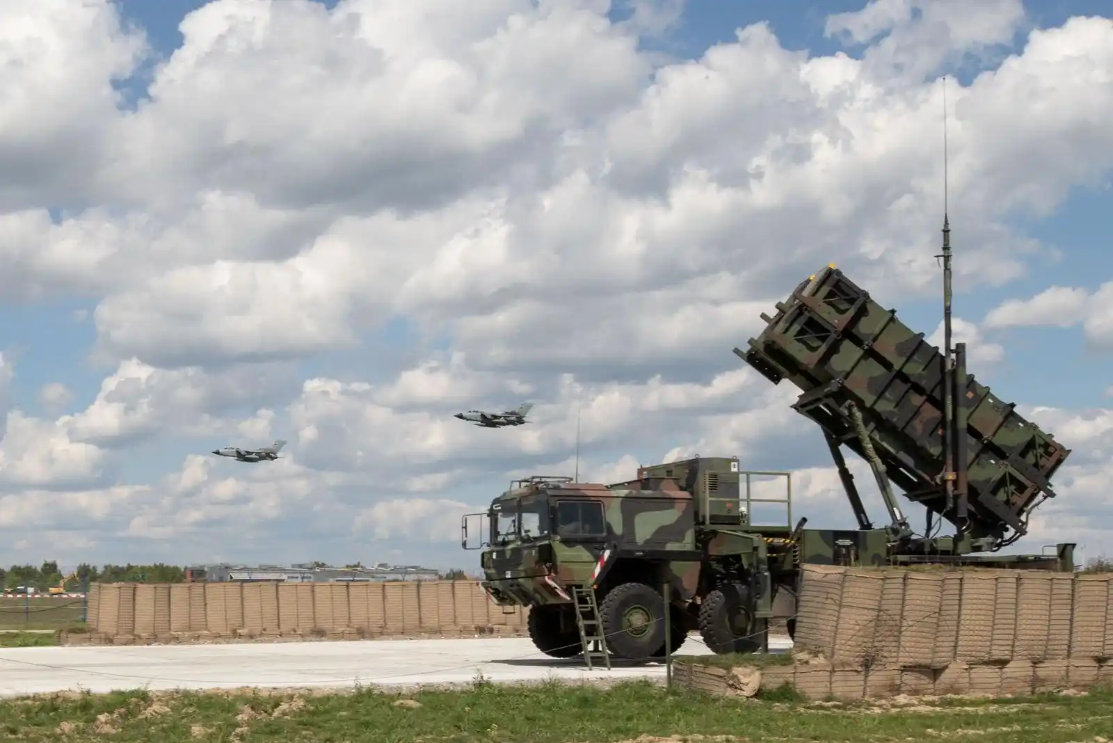 Image from Team Luftwaffe : Einsatzbereit am Boden und in der Luft!💪 Wir unterstützen 🇵🇱 bei d...