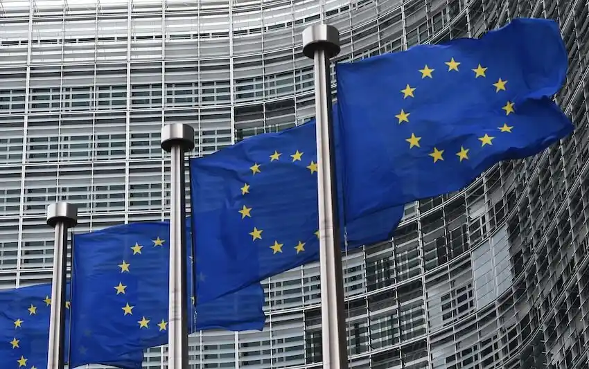 Image from exxpress.at: *Geheimpläne aus Brüssel: EU zahlte NGOs für Attacken auf deutsche Unt...